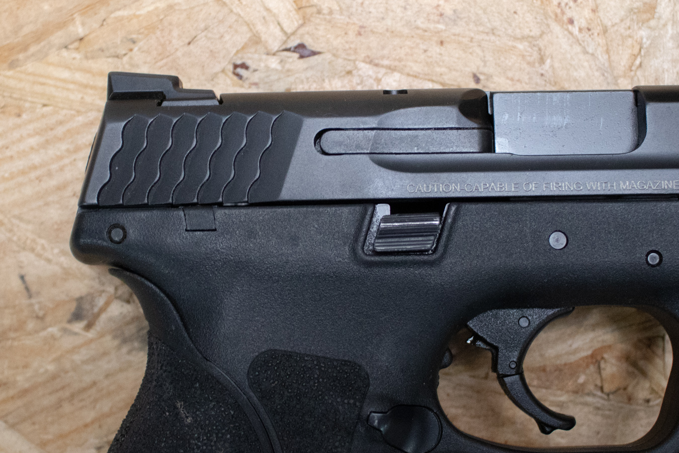 SMITH AND WESSON M&P40 M2.0 40 S&W Police Trade-In Pistols with Night Sights (Good Condition)